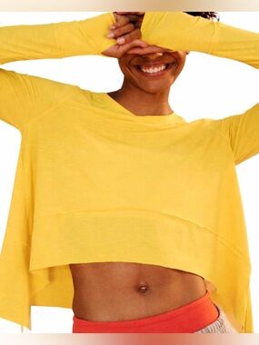 NWOT FP Movement Tempo Long Sleeve Thumb Hole Tee Sixe M